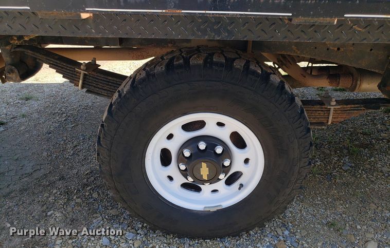 image for item DP7922 1992 Chevrolet K2500  flatbed pickup truck