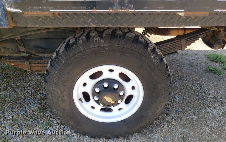 image for item DP7922 1992 Chevrolet K2500  flatbed pickup truck