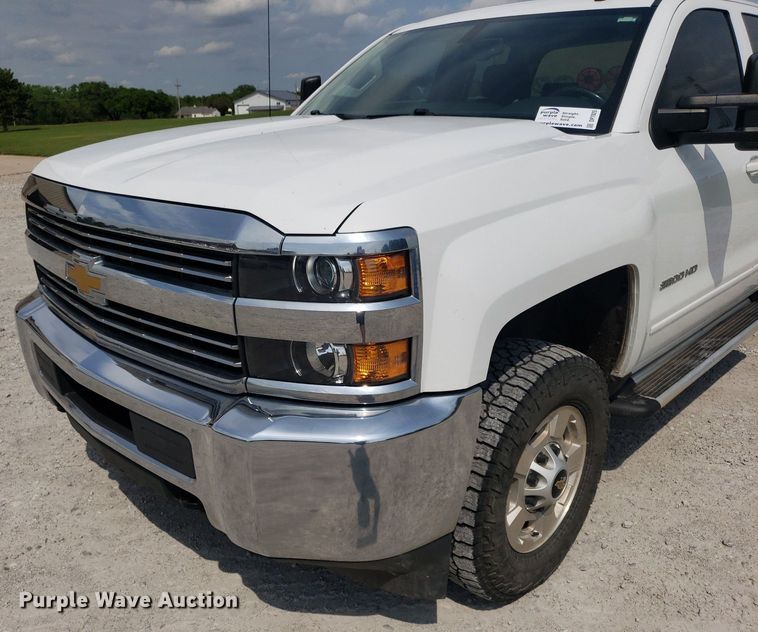 image for item DP7925 2016 Chevrolet Silverado 2500HD  Double Cab pickup truck