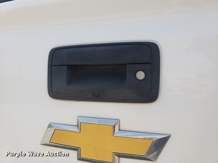 image for item DP7925 2016 Chevrolet Silverado 2500HD  Double Cab pickup truck