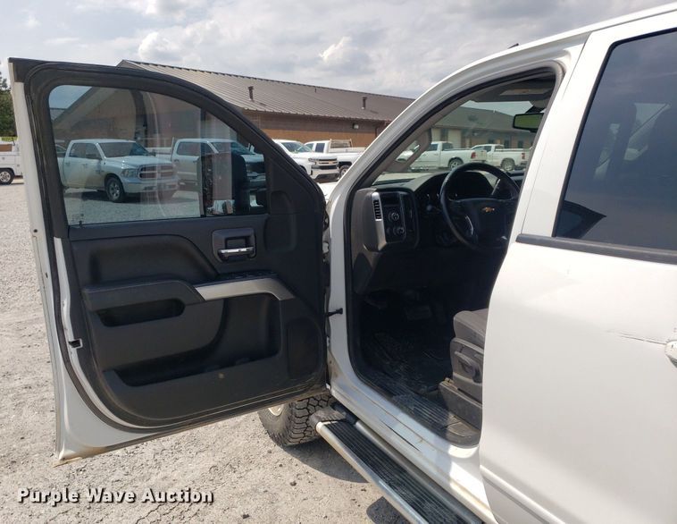 image for item DP7925 2016 Chevrolet Silverado 2500HD  Double Cab pickup truck