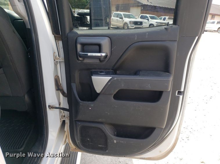 image for item DP7925 2016 Chevrolet Silverado 2500HD  Double Cab pickup truck