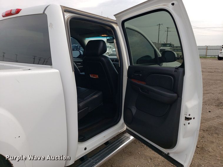 image for item DP7950 2012 GMC Sierra 1500  Crew Cab pickup truck