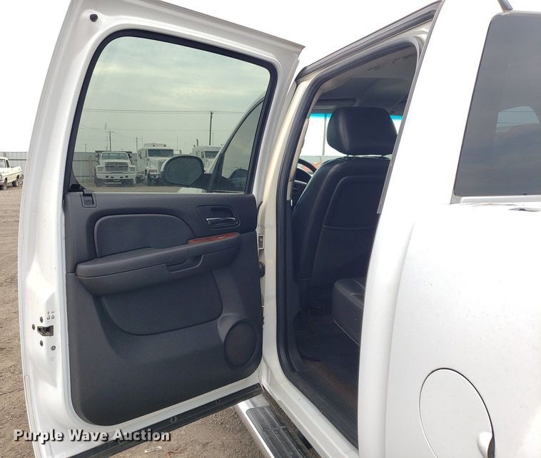 image for item DP7950 2012 GMC Sierra 1500  Crew Cab pickup truck