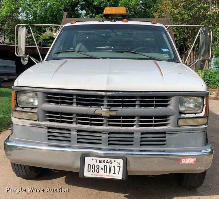 image for item DP8647 2000 Chevrolet C3500HD  flatbed pickup truck