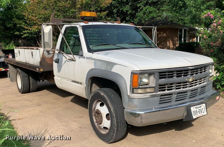 image for item DP8647 2000 Chevrolet C3500HD  flatbed pickup truck