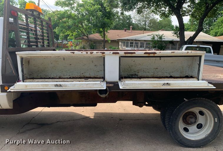 image for item DP8647 2000 Chevrolet C3500HD  flatbed pickup truck