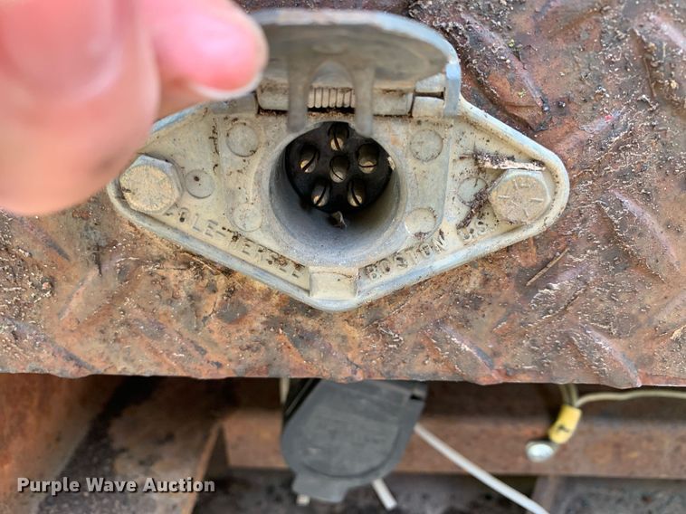 image for item DP8647 2000 Chevrolet C3500HD  flatbed pickup truck