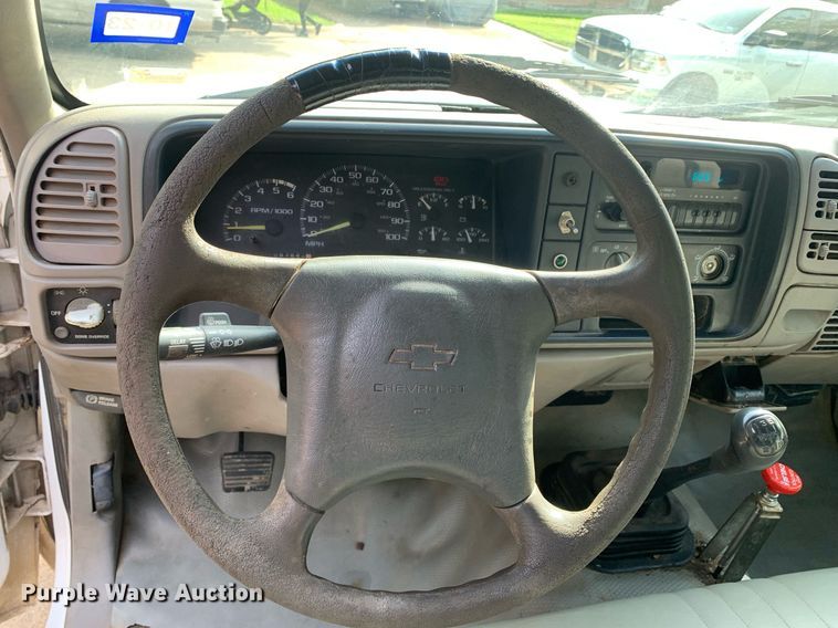 image for item DP8647 2000 Chevrolet C3500HD  flatbed pickup truck