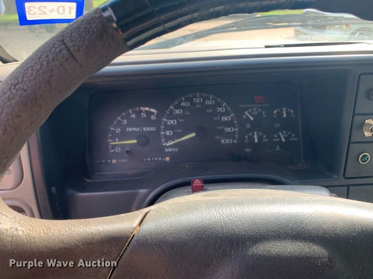 image for item DP8647 2000 Chevrolet C3500HD  flatbed pickup truck