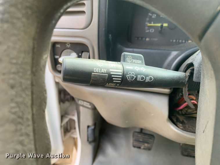 image for item DP8647 2000 Chevrolet C3500HD  flatbed pickup truck