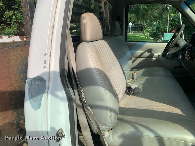 image for item DP8647 2000 Chevrolet C3500HD  flatbed pickup truck