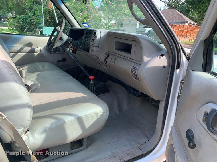 image for item DP8647 2000 Chevrolet C3500HD  flatbed pickup truck