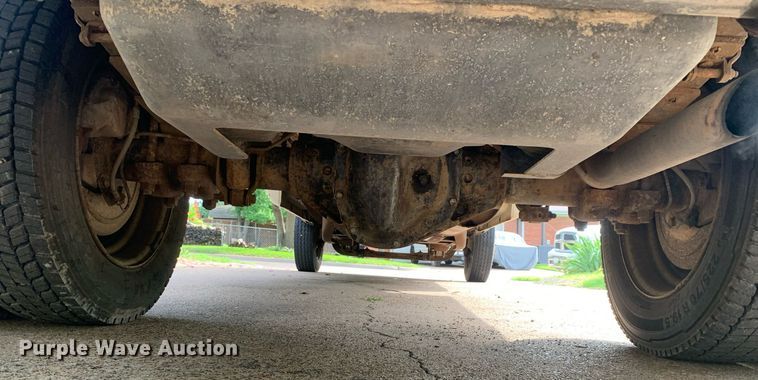 image for item DP8647 2000 Chevrolet C3500HD  flatbed pickup truck