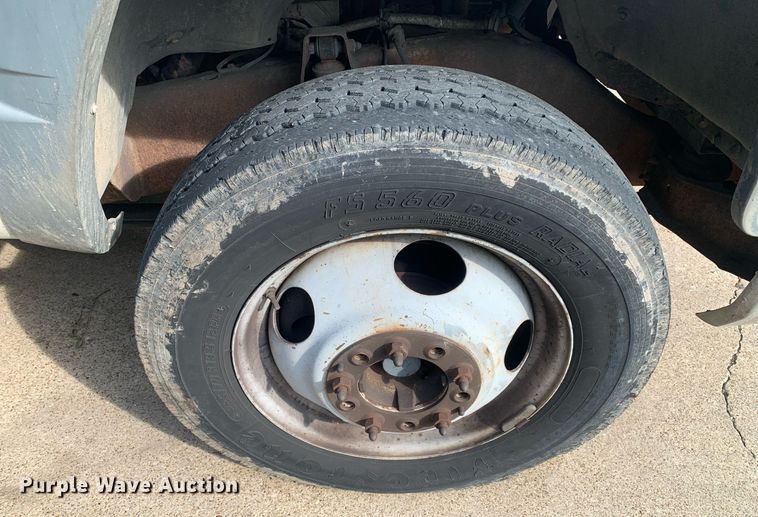 image for item DP8647 2000 Chevrolet C3500HD  flatbed pickup truck