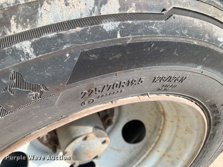 image for item DP8647 2000 Chevrolet C3500HD  flatbed pickup truck