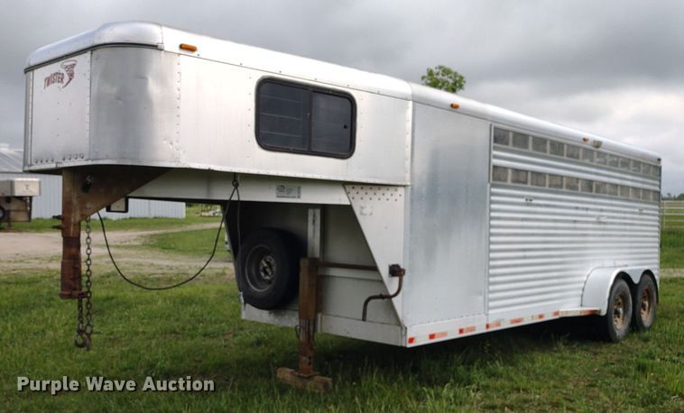 image for item DQ1722 2000 Twister GL  livestock trailer