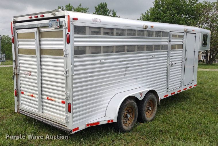 image for item DQ1722 2000 Twister GL  livestock trailer