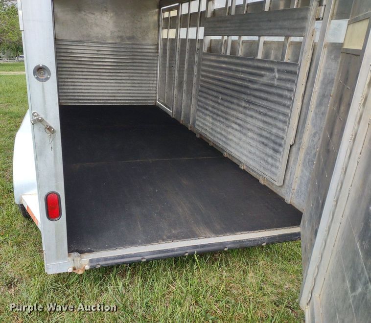 image for item DQ1722 2000 Twister GL  livestock trailer