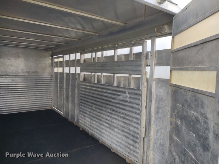 image for item DQ1722 2000 Twister GL  livestock trailer