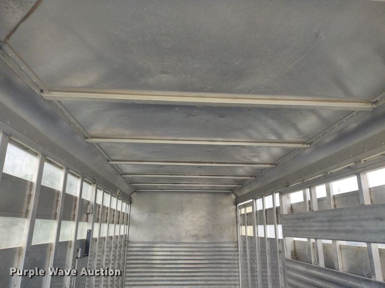 image for item DQ1722 2000 Twister GL  livestock trailer