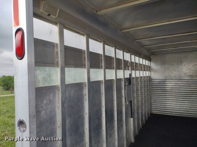 image for item DQ1722 2000 Twister GL  livestock trailer