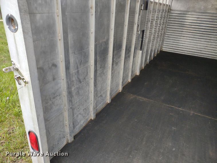 image for item DQ1722 2000 Twister GL  livestock trailer