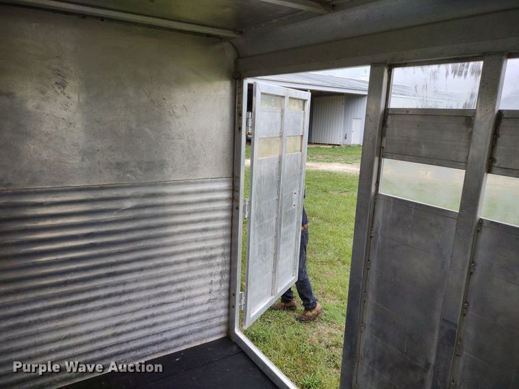 image for item DQ1722 2000 Twister GL  livestock trailer