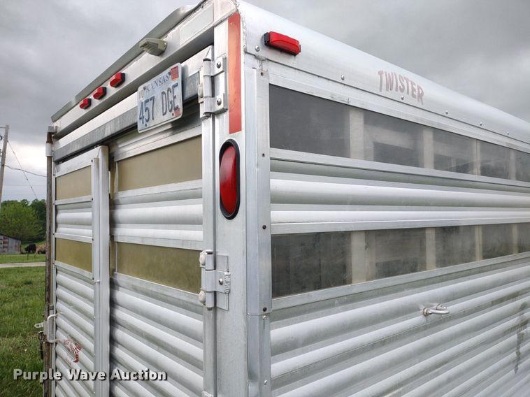 image for item DQ1722 2000 Twister GL  livestock trailer