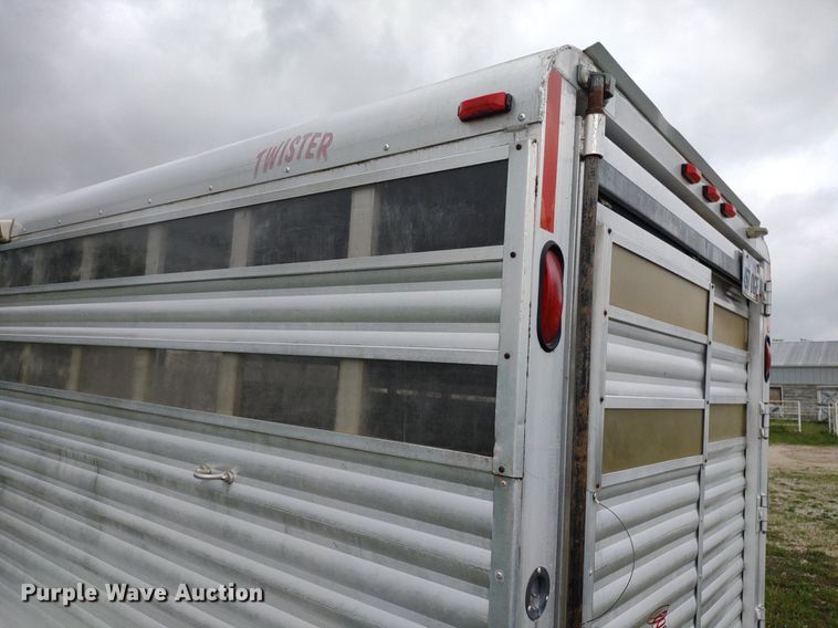 image for item DQ1722 2000 Twister GL  livestock trailer