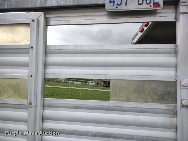 image for item DQ1722 2000 Twister GL  livestock trailer