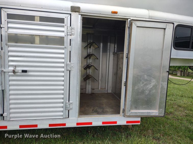 image for item DQ1722 2000 Twister GL  livestock trailer