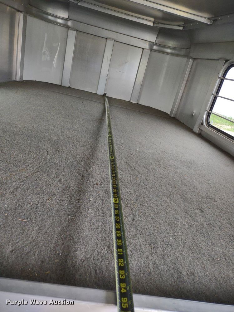 image for item DQ1722 2000 Twister GL  livestock trailer