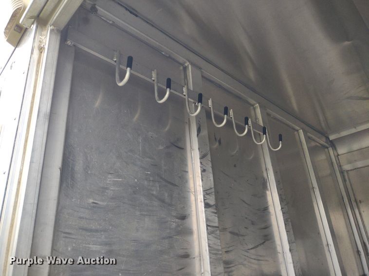 image for item DQ1722 2000 Twister GL  livestock trailer