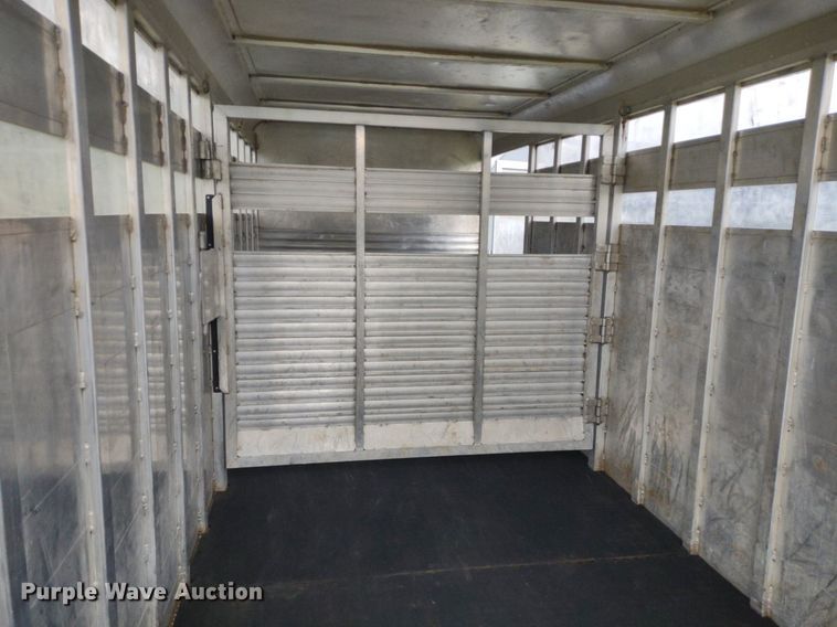 image for item DQ1722 2000 Twister GL  livestock trailer