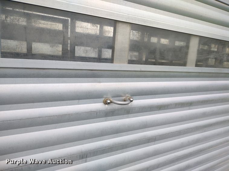 image for item DQ1722 2000 Twister GL  livestock trailer