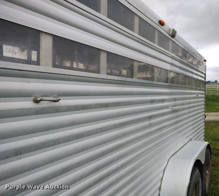 image for item DQ1722 2000 Twister GL  livestock trailer