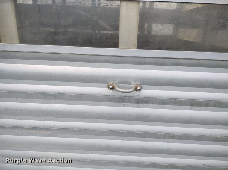 image for item DQ1722 2000 Twister GL  livestock trailer