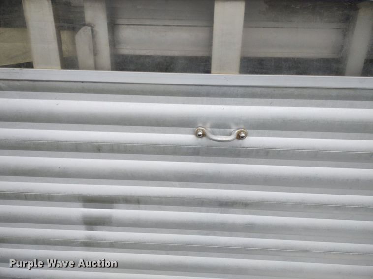 image for item DQ1722 2000 Twister GL  livestock trailer