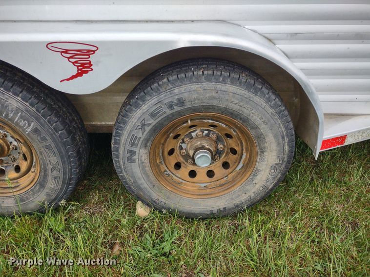 image for item DQ1722 2000 Twister GL  livestock trailer