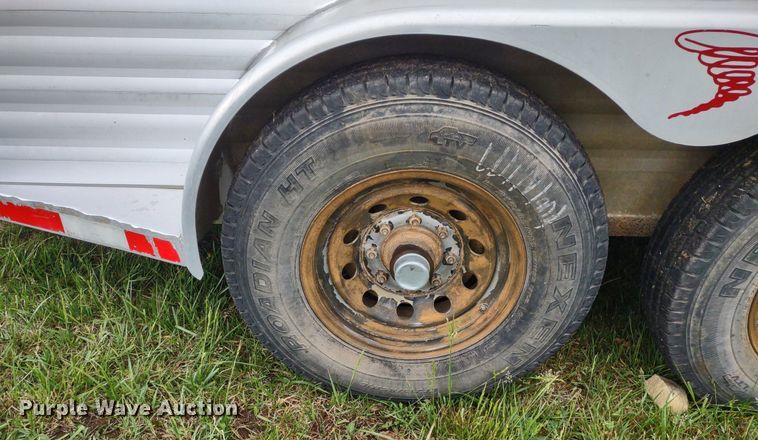 image for item DQ1722 2000 Twister GL  livestock trailer