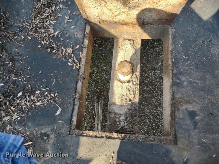 image for item DQ1726 Flatbed