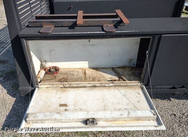 image for item DQ1726 Flatbed