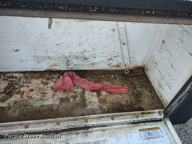 image for item DQ1726 Flatbed