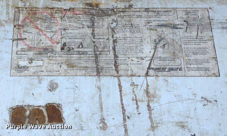 image for item DQ1726 Flatbed