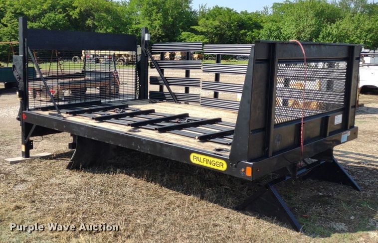 image for item DQ1729 Palfinger  flatbed