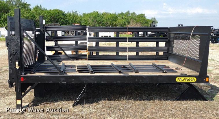 image for item DQ1729 Palfinger  flatbed