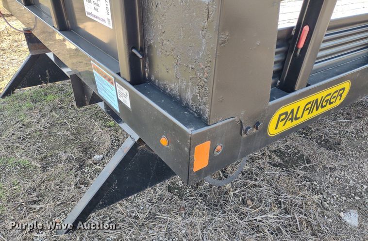 image for item DQ1729 Palfinger  flatbed