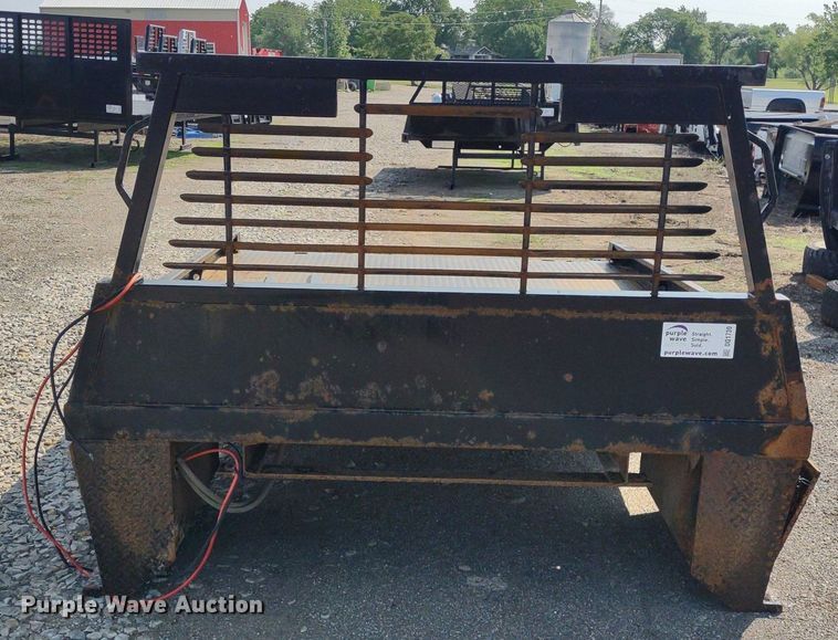 image for item DQ1730 B&W  bale bed