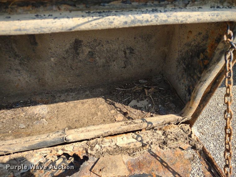 image for item DQ1730 B&W  bale bed